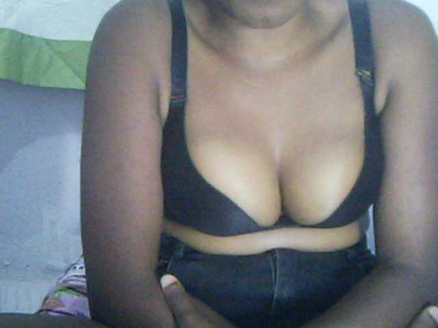 Eveliny live cam on BongaCams