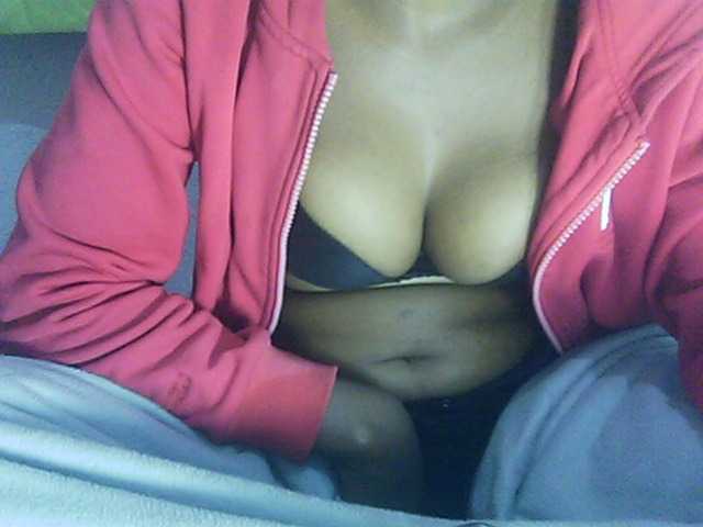 Eveliny live cam on BongaCams