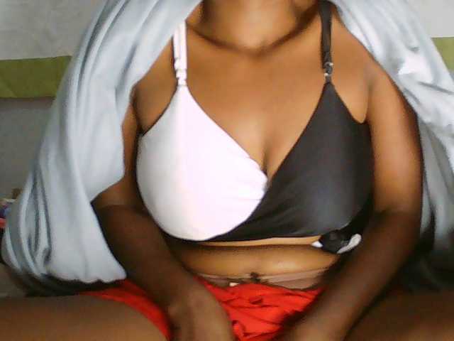 Eveliny live cam on BongaCams