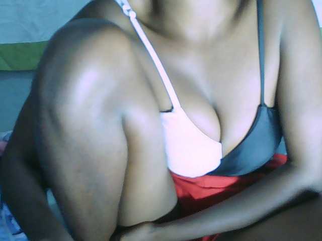 Eveliny live cam on BongaCams