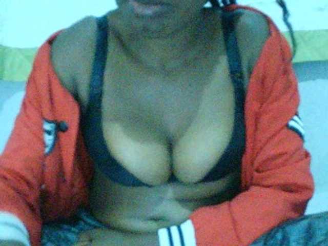 Eveliny live cam on BongaCams