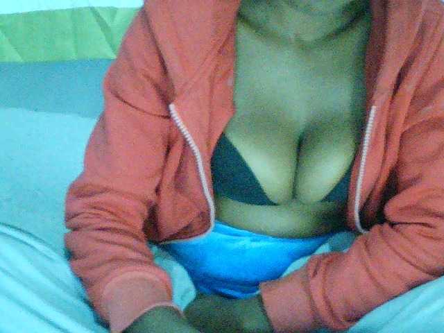 Eveliny live cam on BongaCams