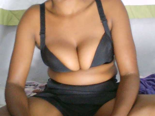 Eveliny live cam on BongaCams