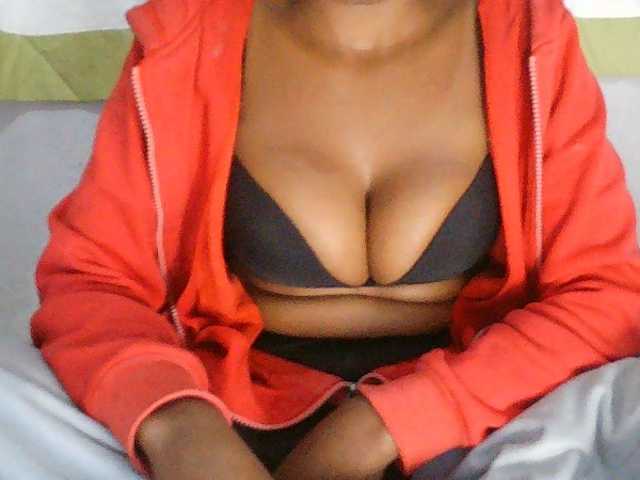 Eveliny live cam on BongaCams