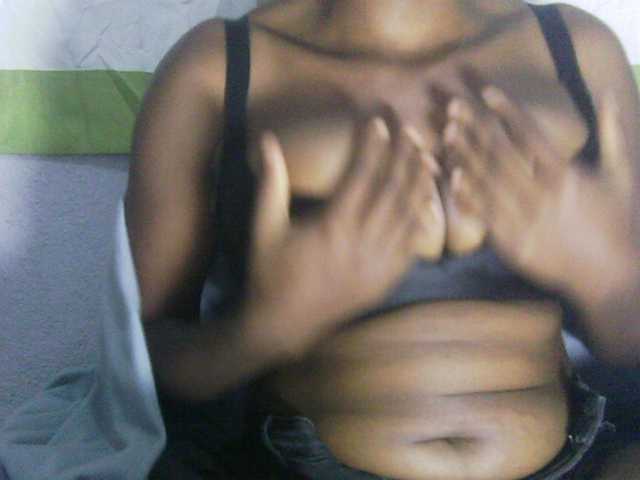 Eveliny live cam on BongaCams