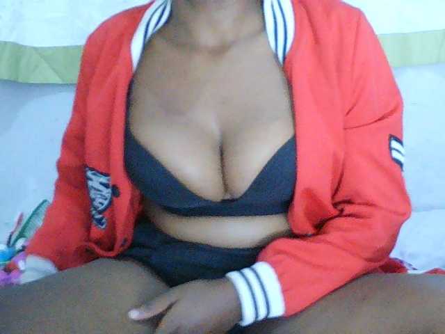 Eveliny live cam on BongaCams