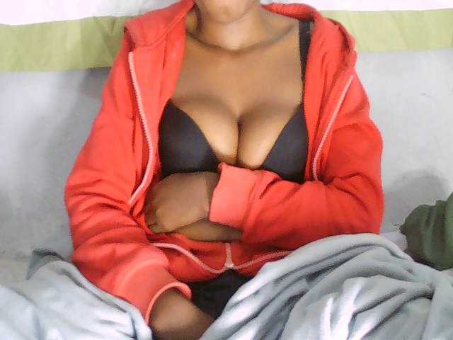 Eveliny live cam on BongaCams