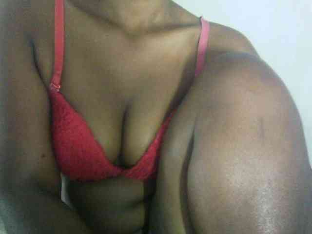Model: Eveliny
