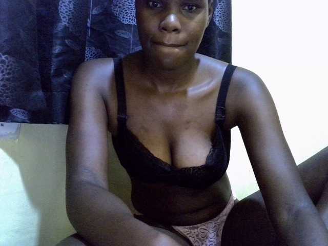 Sexxy-brianna live cam on BongaCams