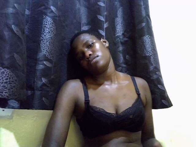 Sexxy-brianna live cam on BongaCams