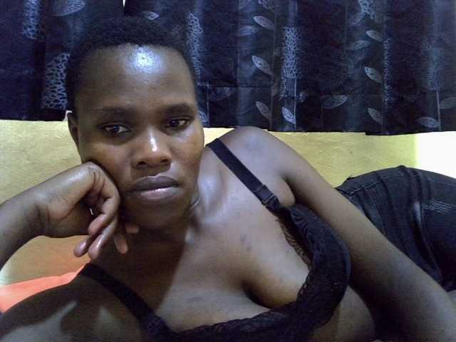 Sexxy-brianna live cam on BongaCams