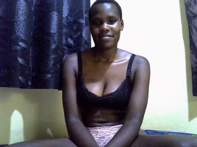 Sexxy-brianna live cam on BongaCams