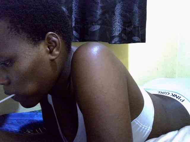 Model: Sexxy-brianna