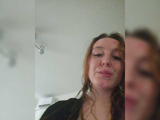 FeliciaMiler live cam on BongaCams