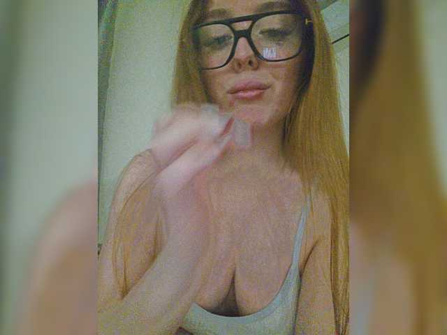 FeliciaMiler live cam on BongaCams