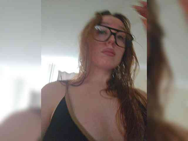 FeliciaMiler webcam