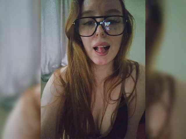 FeliciaMiler webcam