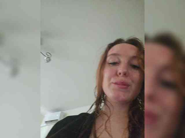 FeliciaMiler webcam