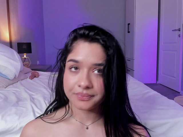 NaomiVelour live cam on BongaCams