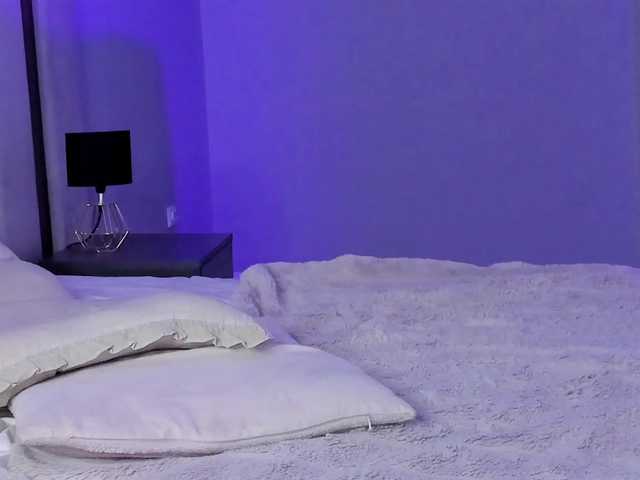 NaomiVelour live cam