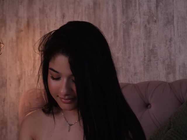 NaomiVelour live cam on BongaCams