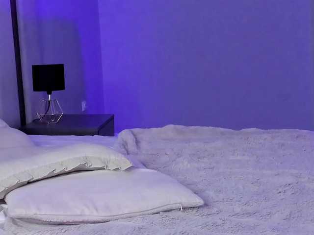 NaomiVelour live cam