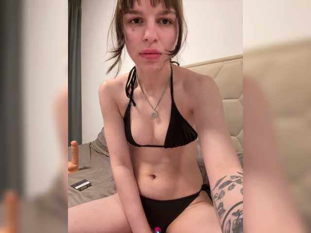 avelixxkaa live cam on BongaCams