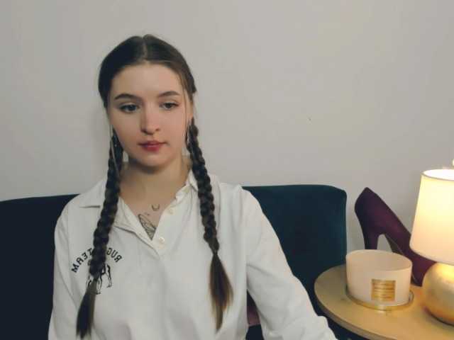 MargaretSecret — live female cam