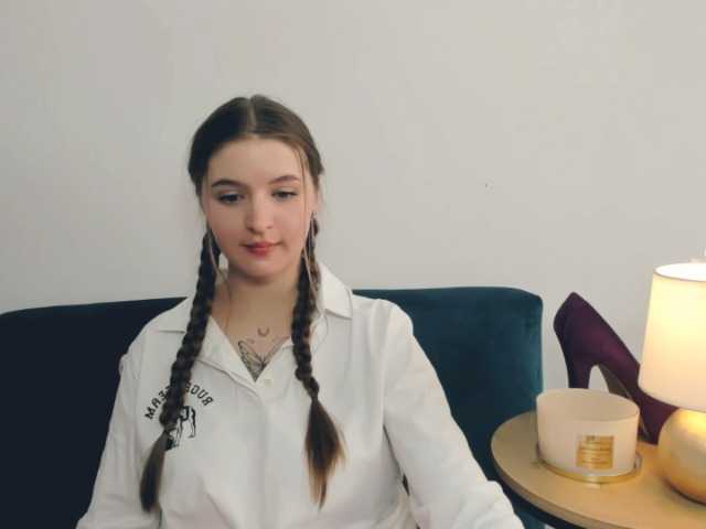 MargaretSecret — live female cam
