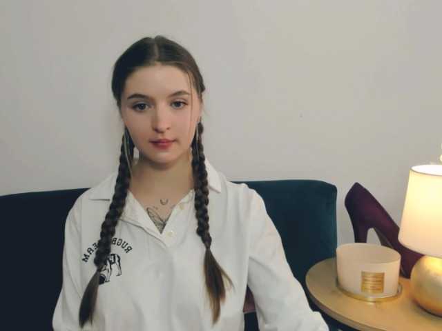 MargaretSecret — live female cam