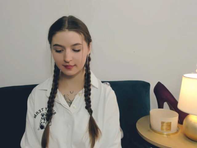 MargaretSecret — live female cam