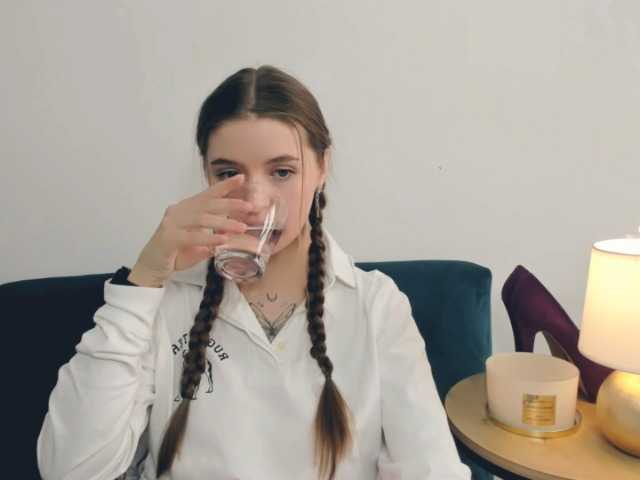 MargaretSecret — live female cam