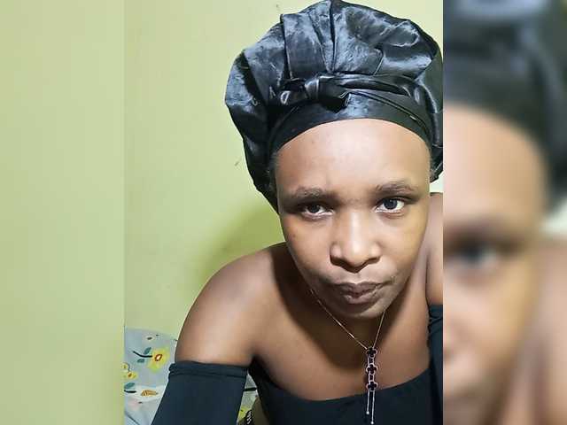 SweetBella-1 live cam on BongaCams