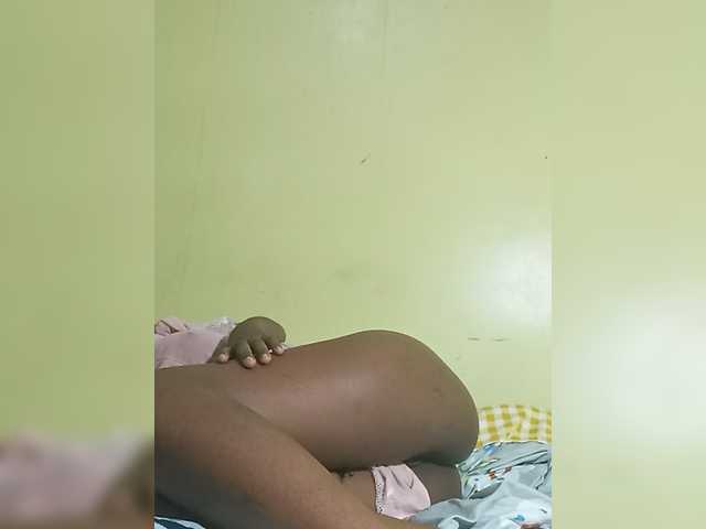 SweetBella-1 live cam on BongaCams