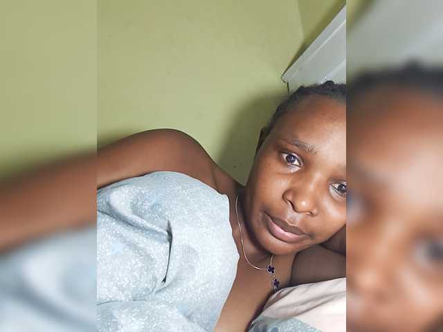 SweetBella-1 live cam on BongaCams