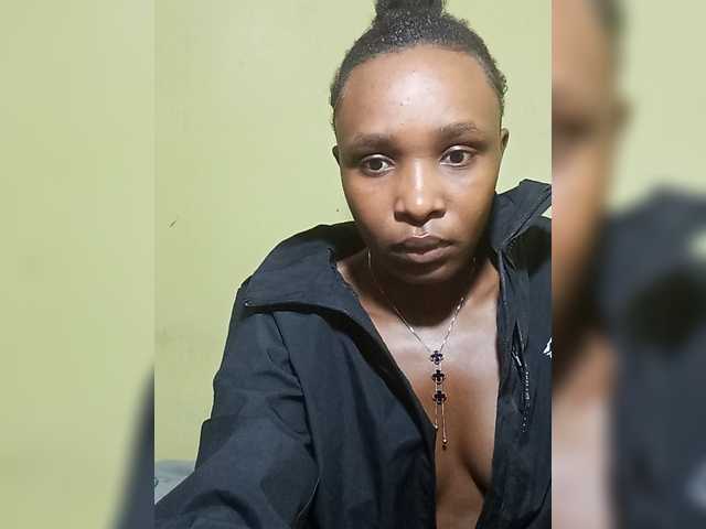SweetBella-1 live cam on BongaCams