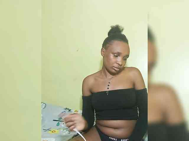 SweetBella-1 webcam