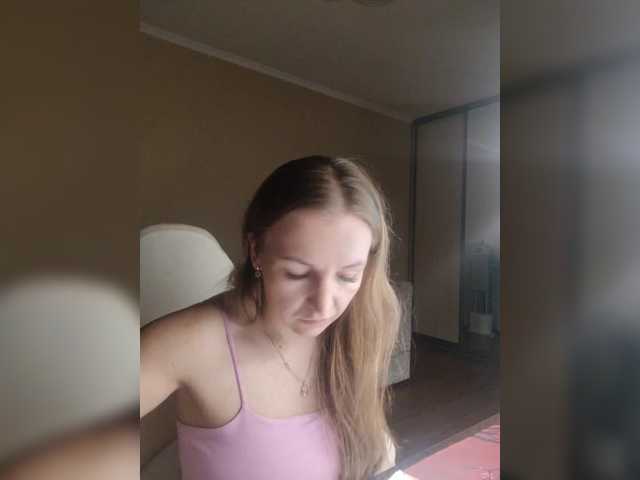 Velvixa, en directo ahora en BongaCams