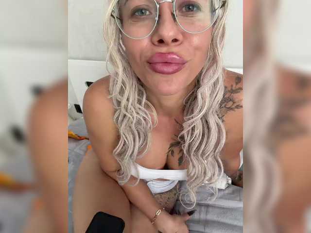 HotDesire live cam on BongaCams
