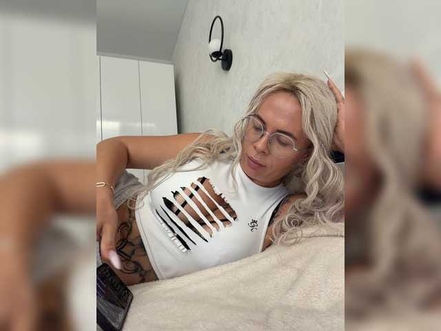 HotDesire live cam on BongaCams