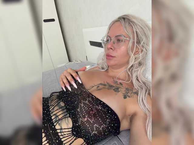 HotDesire live cam preview