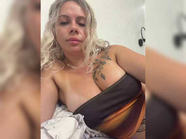 HotDesire live cam on BongaCams
