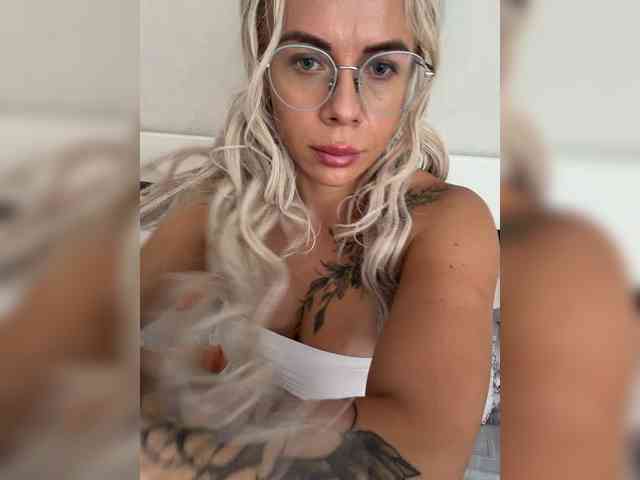 HotDesire webcam