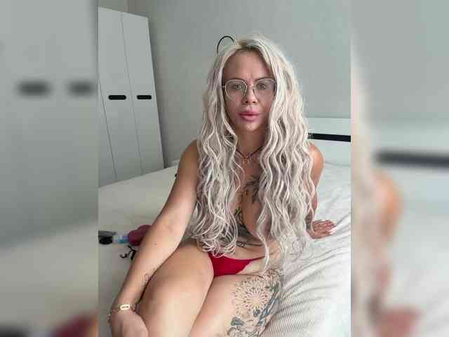 HotDesire webcam