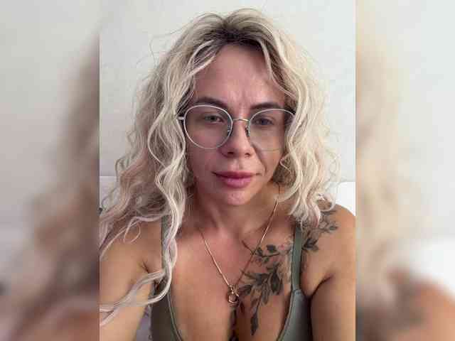 HotDesire webcam