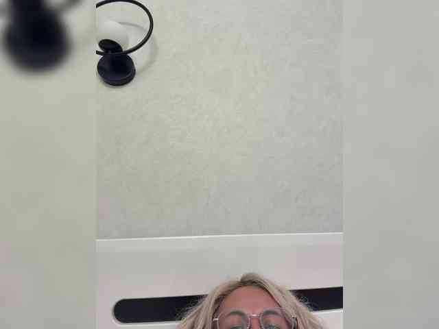 HotDesire webcam