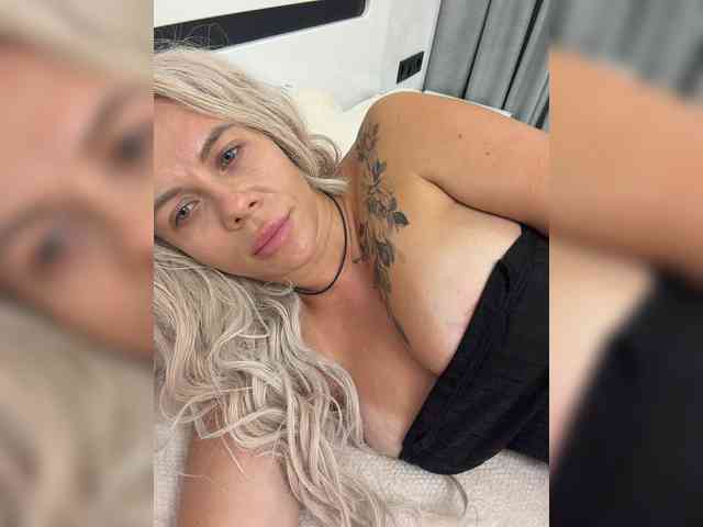 HotDesire webcam