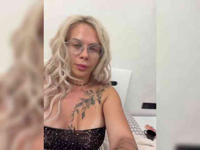 HotDesire