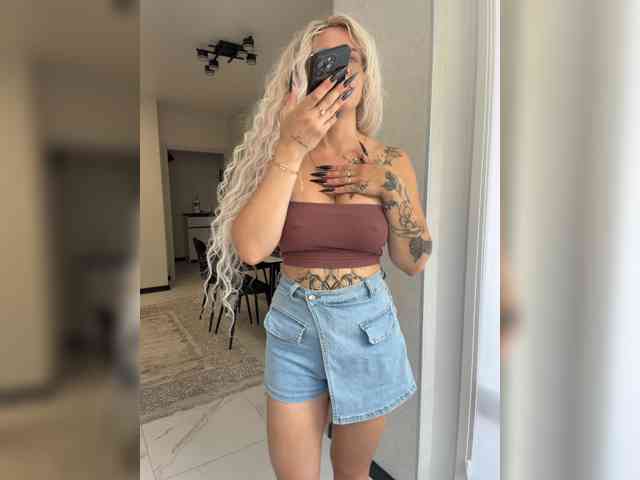 HotDesire webcam