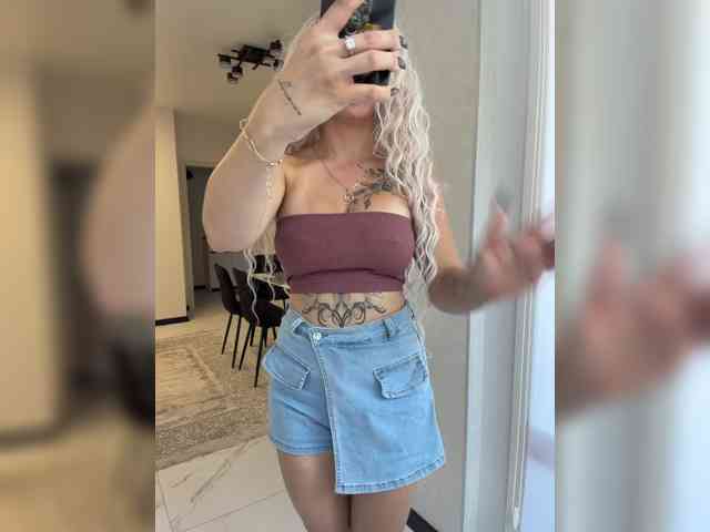 HotDesire webcam